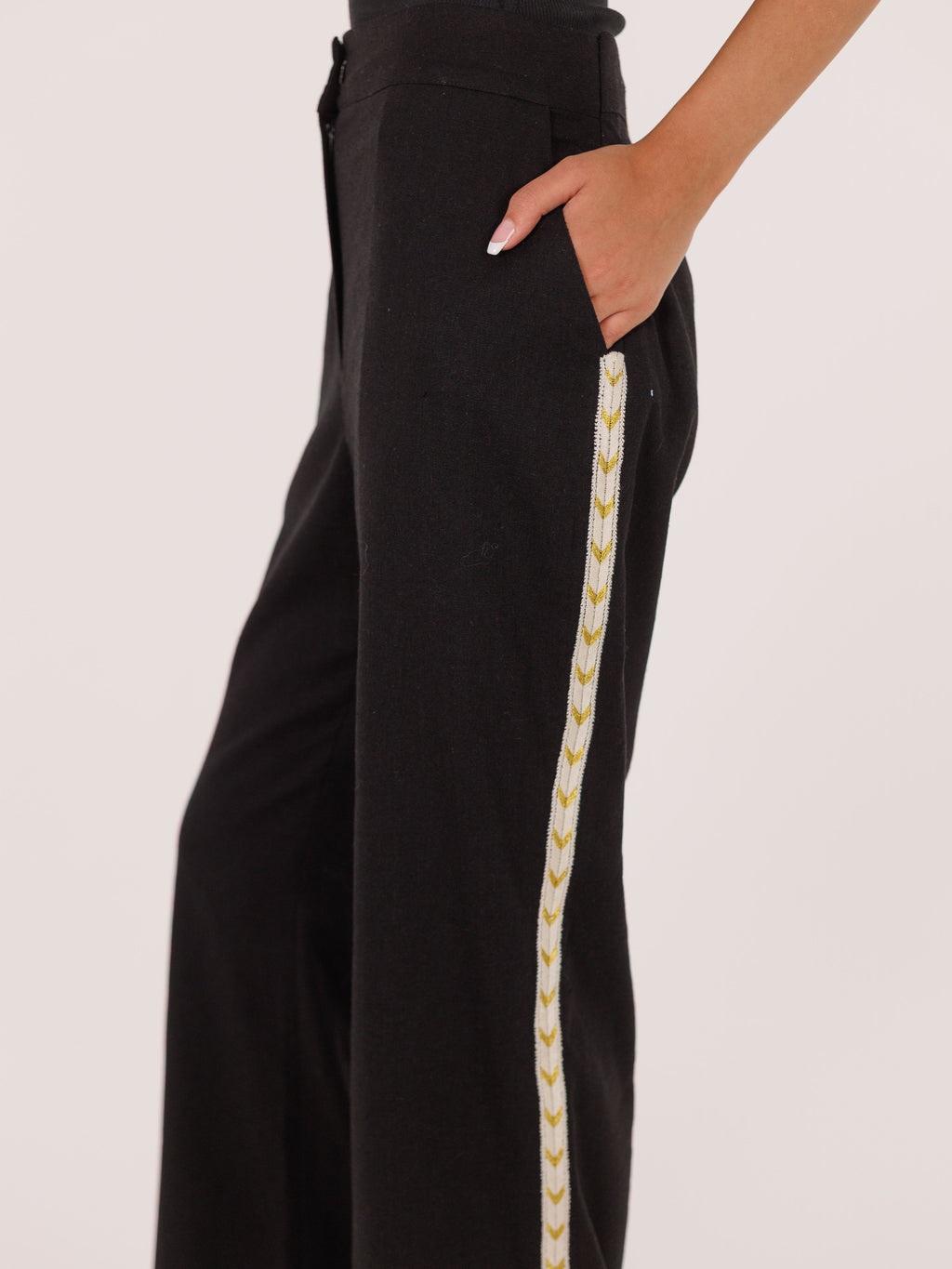 Manajeel Trousers - Black